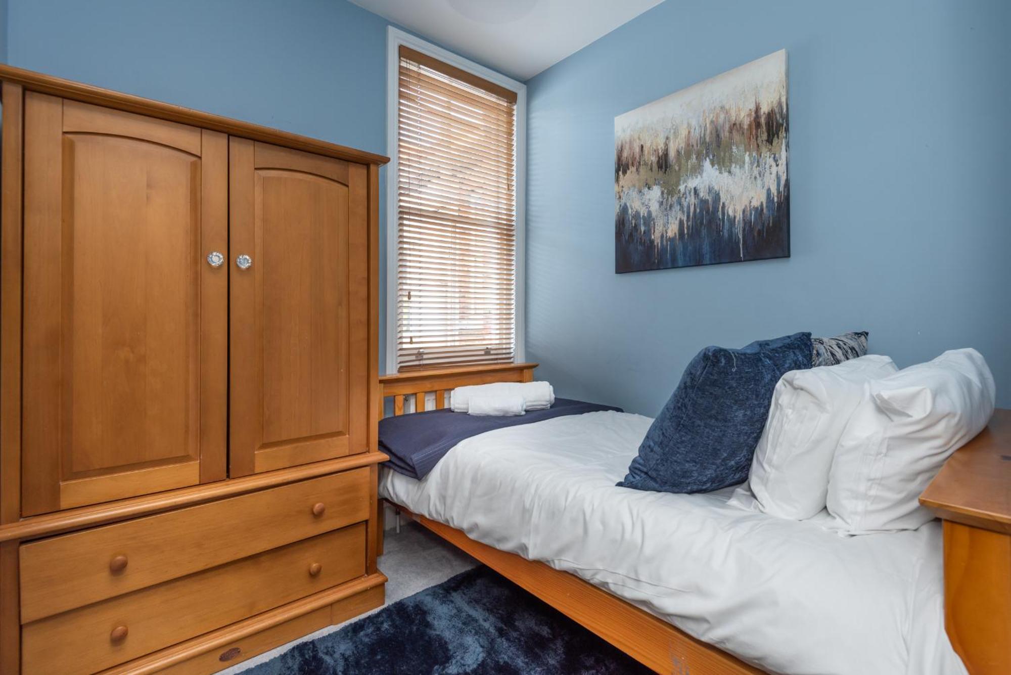 Lrg Stunning 5bd Crouchend House * London