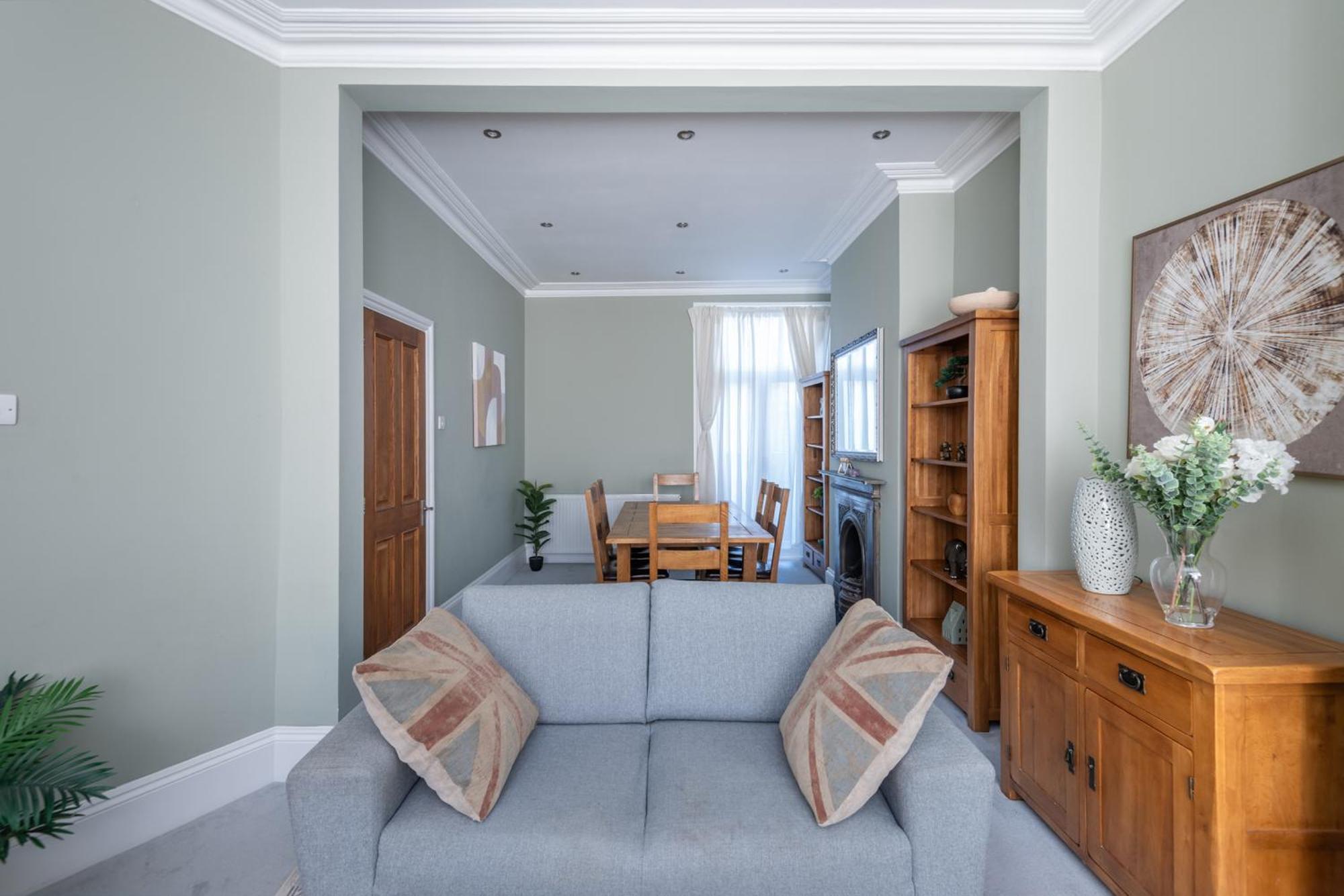 Lrg Stunning 5bd Crouchend House * London