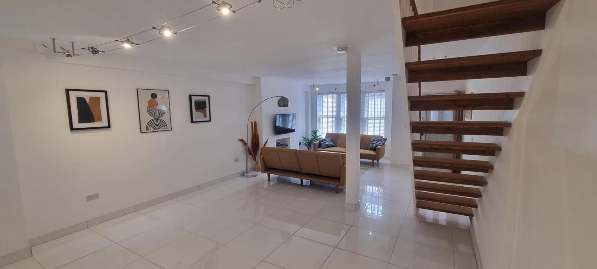 Lrg Stunning 5bd Crouchend House
